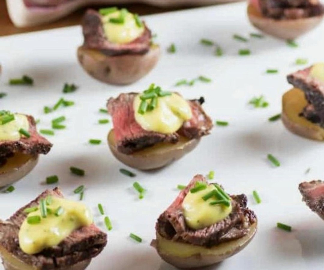 Rind-Canapés mit feiner Garnitur